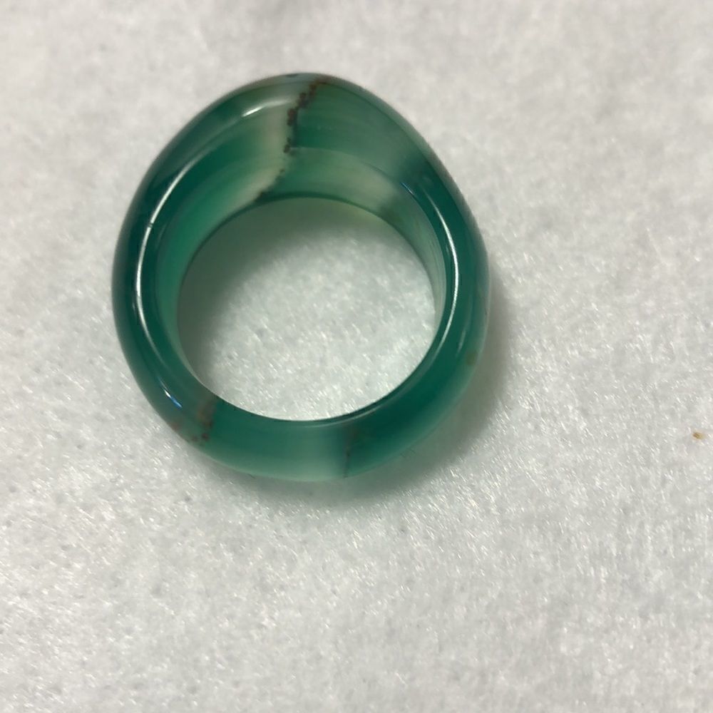 JADE RING, Size 8 1/2, UNISEX. Approximately Sz 8 1/2 translucent perfect - Picture 3 of 7